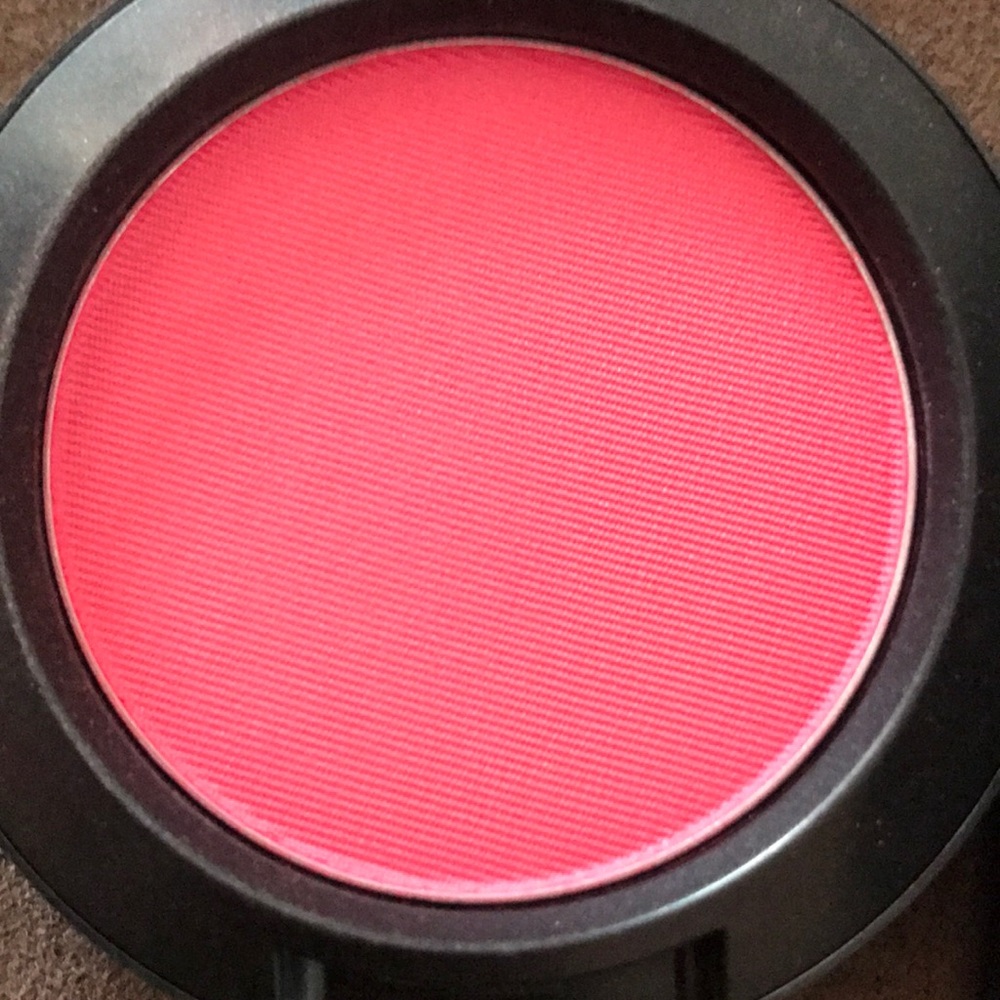 New in box MAC blush in life’s a picnic - Picture 2 of 3